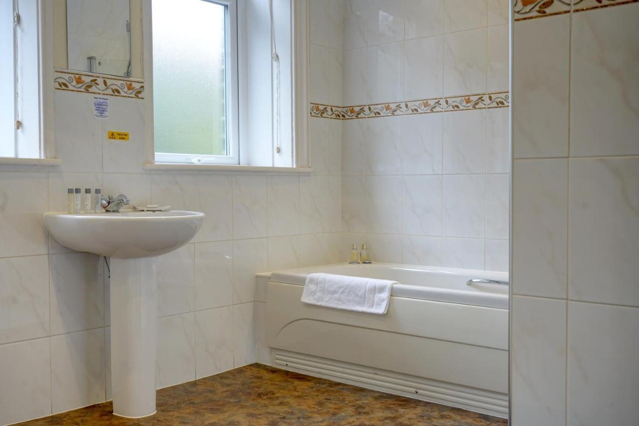 Durker Roods Hotel Huddersfield Dış mekan fotoğraf